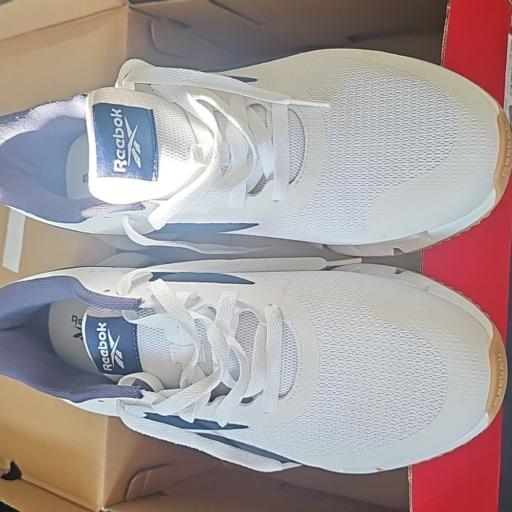 NIB sz10 Mens Reebok